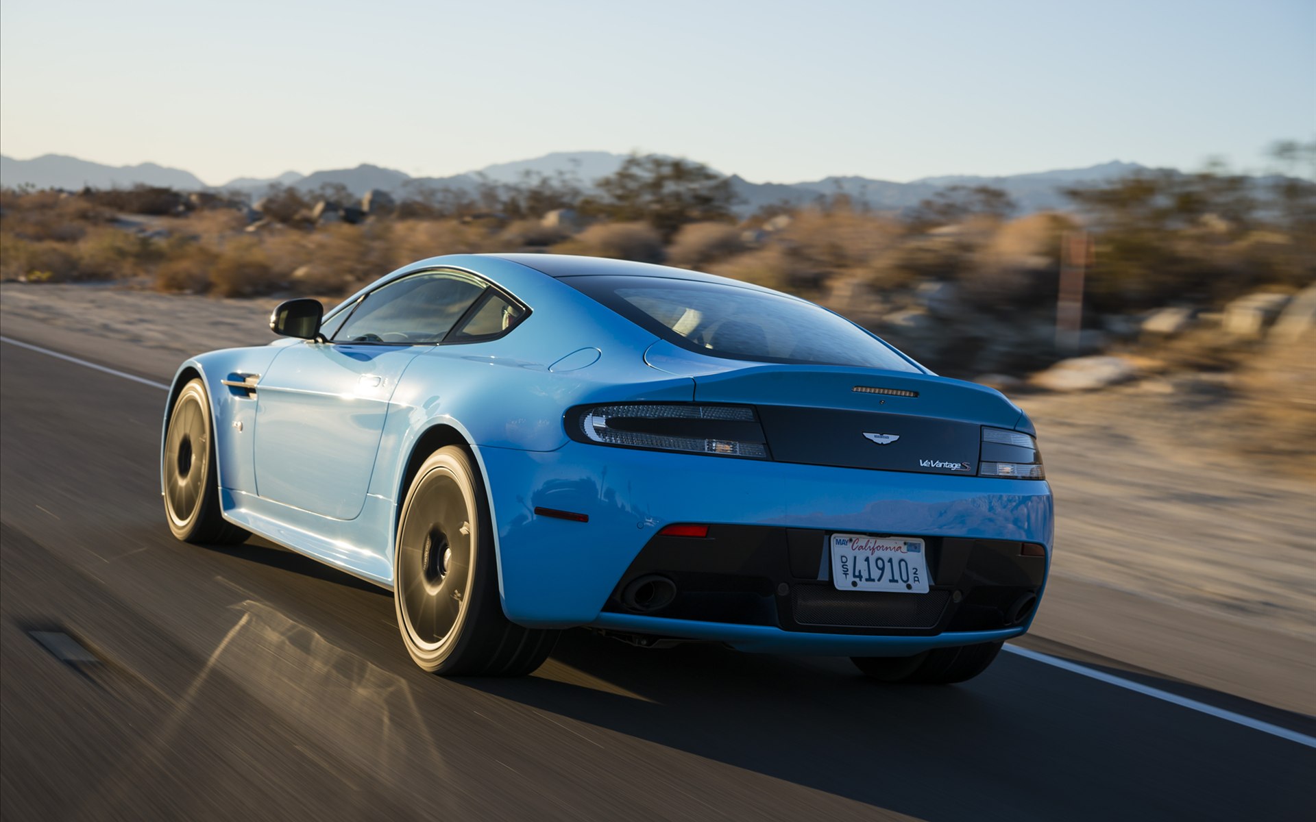 Aston Martin V12 Vantage S 2014